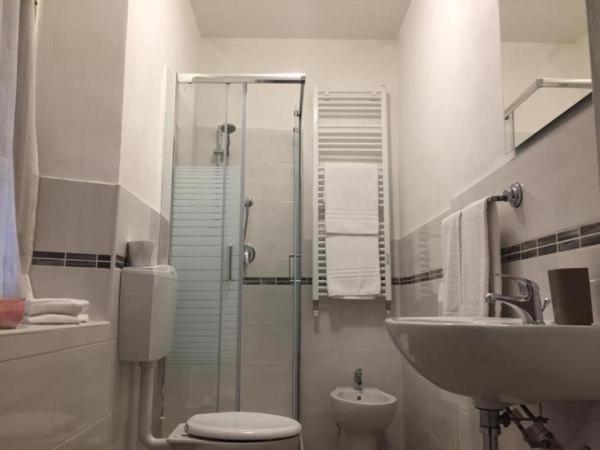 Hotel D 2 Non Accettiamo Franciesi Parma Buitenkant foto